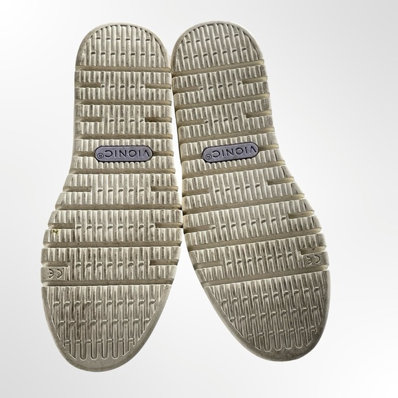 Vionic Gray & Silver Women's Slip-On Shoes in size 6.5 - Picture 4 of 7